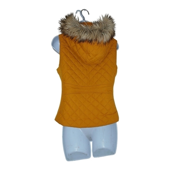 Active USA Burnt Yellow Faux Fur Hooded Quilted Vest Small - Picture 5 of 5